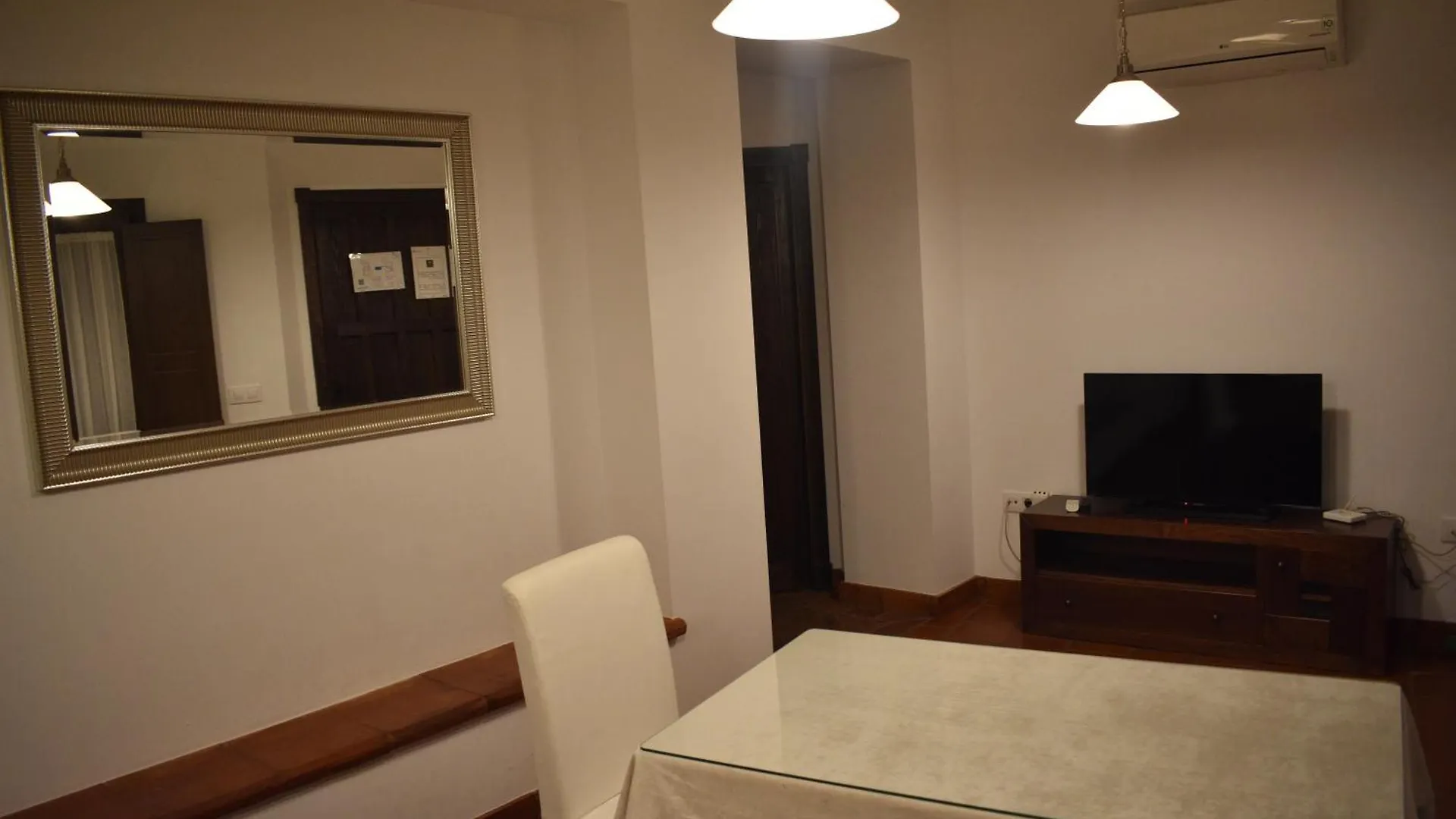 Apartamentos Bodeguetas Constantina 0*,