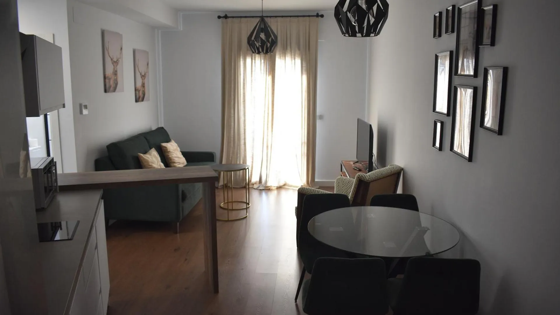 Apartamentos Bodeguetas Constantina 0*,