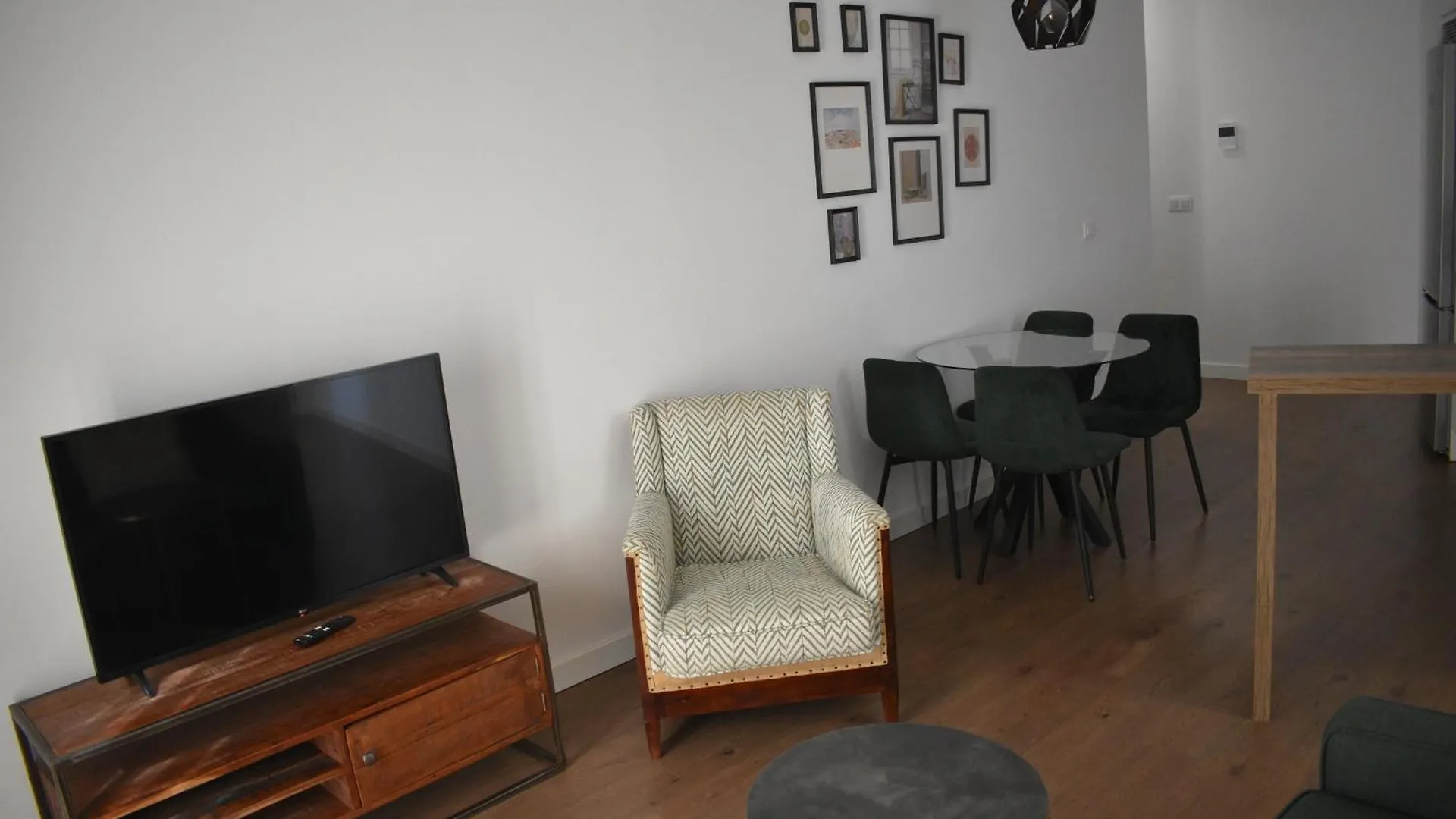 Apartamentos Bodeguetas Constantina 0*,